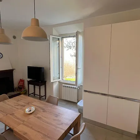 Casetta In Collina 2 アパート Colbordolo