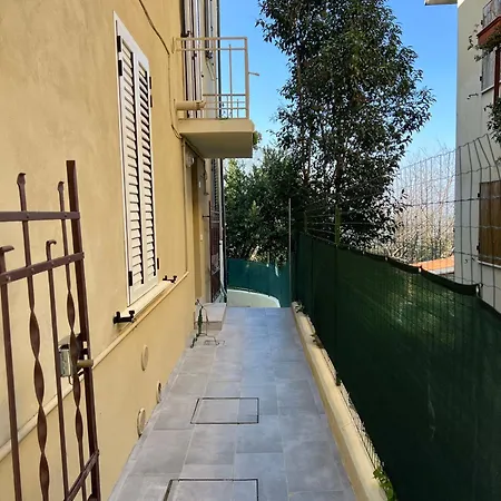 아파트 Casetta In Collina 2 *