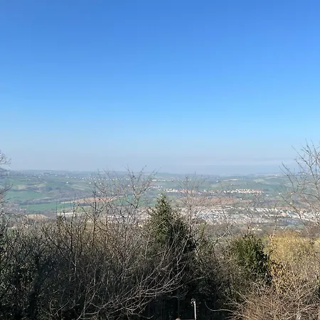 Casetta In Collina 2 アパート Colbordolo